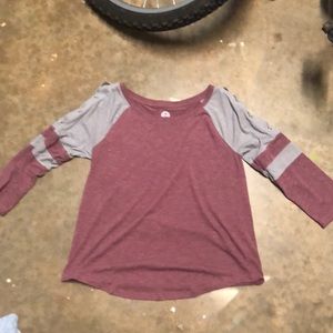 Quarter sleeve shirt